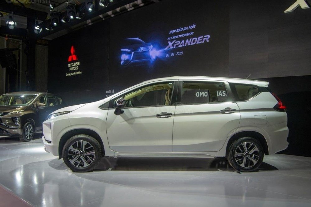 So sánh xe Mitsubishi Xpander 2020 và Kia Rondo 2020